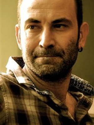 Barış Yöş; İzmir, Türkiye doğumlu Türk yönetmen, creator/showrunner