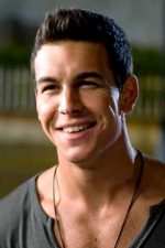 Mario Casas; A Coruña, Galiçya, İspanya doğumlu Mario Casas Sierra olarak da bilinen İspanyol oyuncu