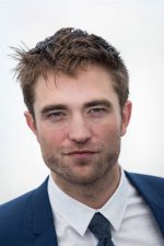 Robert Pattinson; Londra,İngiltere doğumlu Robert Douglas Thomas Pattinson olarak da bilinen İngiliz  oyuncu