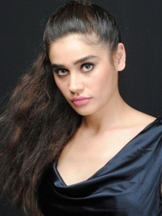 Meltem Miraloğlu; Diyarbakır, Türkiye doğumlu Türk oyuncu