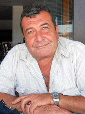 Tarık Papuççuoğlu; İstanbul, Türkiye Türk oyuncu