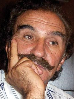 Yılmaz Köksal; Kırşehir, Türkiye doğumlu Türk oyuncu