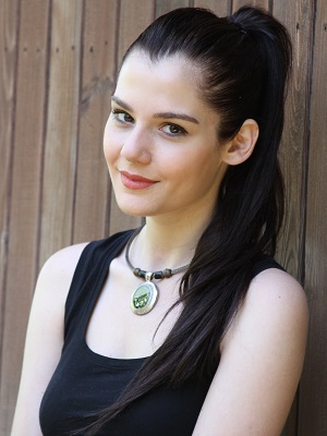 Seçil Buket Akıncı; İstanbul, Türkiye doğumlu Türk oyuncu