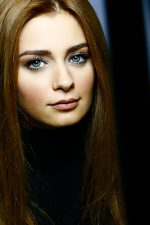 Damla Debre; İstanbul, Türkiye doğumlu Türk oyuncu