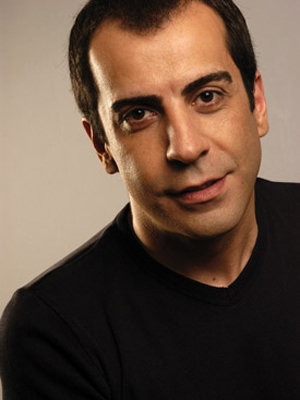 Emre Karayel; Kadirli, Osmaniye, Türkiye doğumlu Türk oyuncu