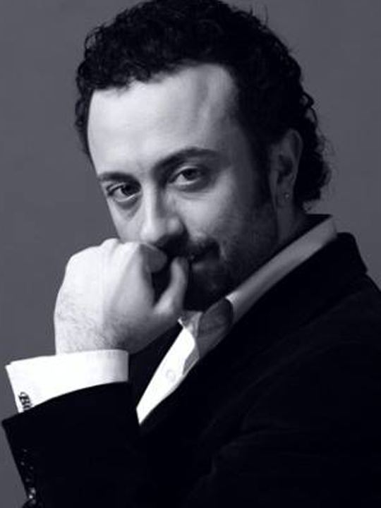 Burçin Bildik; İstanbul, Türkiye doğumlu Türk oyuncu