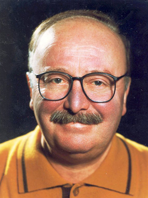 Ergin Orbey; İstanbul, Türkiye doğumlu Türk oyuncu, senarist, yönetmen