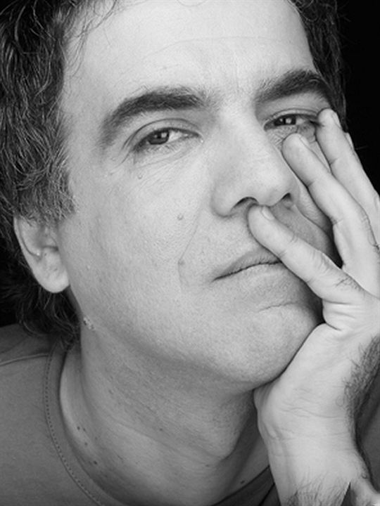 Levent Tülek; İstanbul, Türkiye doğumlu Türk oyuncu