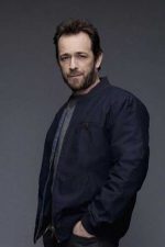 Luke Perry; Mansfield, Ohio, ABD doğumlu Coy Luther Perry III olarak da bilinen Amerikalı oyuncu, idari yapımcı, orijinal karakterleri yaratan