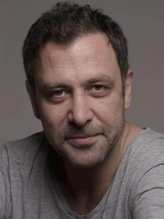 Nejat İşler; Eyüpsultan, İstanbul, Türkiye doğumlu Türk oyuncu