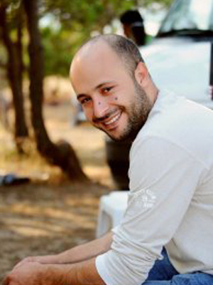 Eyüp Dirlik; İstanbul, Türkiye doğumlu Türk yönetmen, görüntü yönetmeni