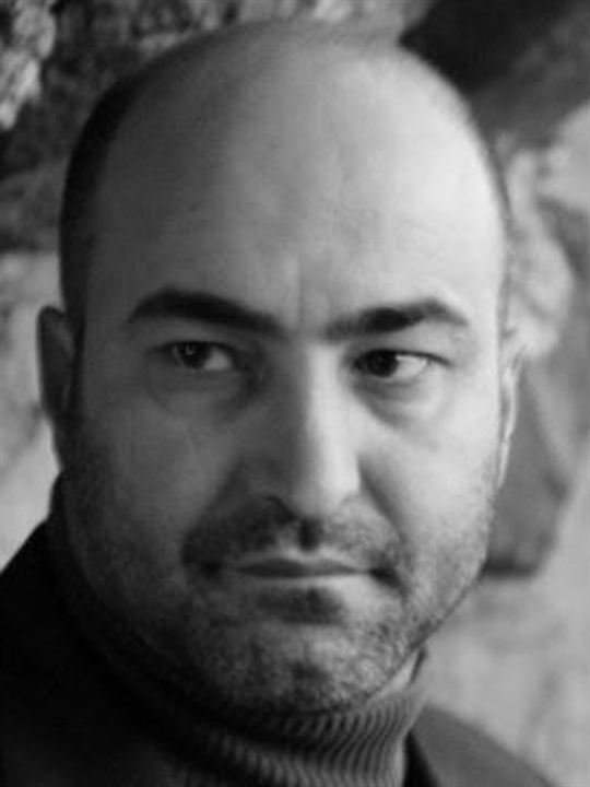 Ömer Kızıl; Diyarbakır, Türkiye doğumlu Türk oyuncu