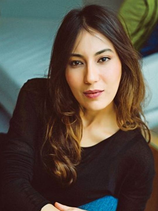 Esra İnal; Berlin, Almanya doğumlu Türk oyuncu, senarist