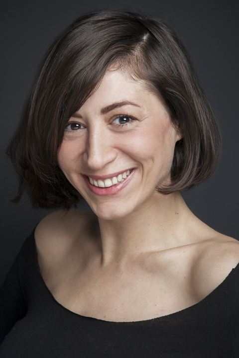 Kısmet Ekim Tekinbaş; İstanbul, Türkiye doğumlu Türk oyuncu