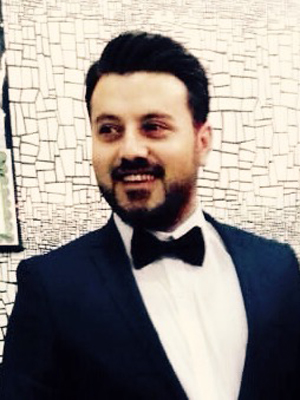 Mustafa Güneş; Van, Türkiye doğumlu Türk uygulayıcı yapımcı, oyuncu yönetmeni