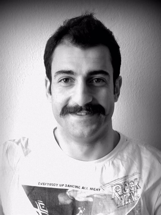 Emre Yılmaz; Erzurum, Türkiye doğumlu Türk oyuncu