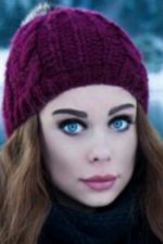 Su Sümeyye Engin; İstanbul, Türkiye doğumlu Türk oyuncu