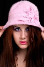 Maral Büyüksaraç; Muğla, Türkiye doğumlu Türk oyuncu