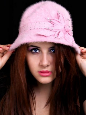 Maral Büyüksaraç; Muğla, Türkiye doğumlu Türk oyuncu