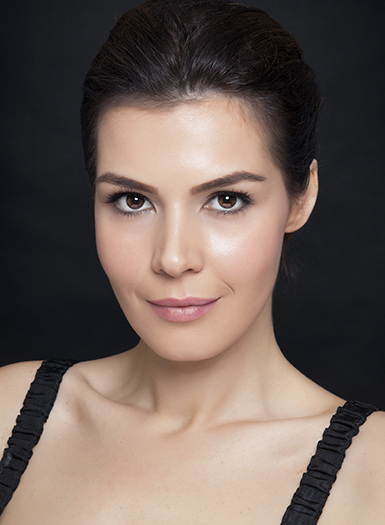 Hatice Şendil; İstanbul, Türkiye doğumlu Hatice Şendil Sağyaşar olarak da bilinen Türk oyuncu