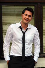 Burak Akyol; Türk oyuncu, koreograf