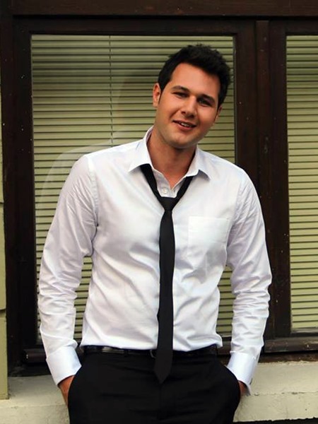 Burak Akyol; Türk oyuncu, koreograf