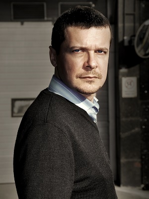 Ümit Belen; İstanbul, Türkiye doğumlu Türk oyuncu