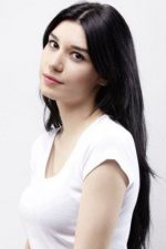 Burcu Kıratlı; İstanbul, Türkiye doğumlu Türk oyuncu