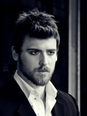 Caner Tanrıverdi; Gemlik, Bursa, Türkiye doğumlu Türk oyuncu