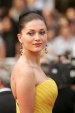 Nurgül Yeşilçay; Türk oyuncu