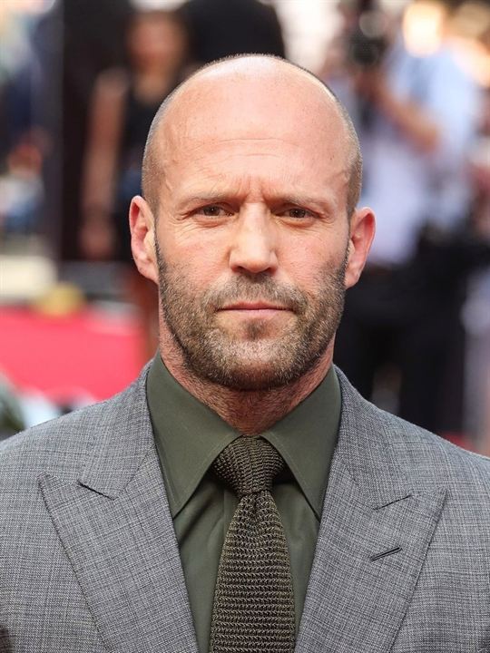 Jason Statham; Shirebrook,Derbyshire,İngiltere doğumlu Jason Oscar Statham olarak da bilinen İngiliz oyuncu, yapımcı