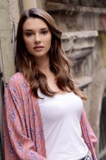 Leyla Lydia Tuğutlu; Berlin, Almanya doğumlu Türk oyuncu