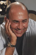 Ferzan Ozpetek; Fenerbahçe, Kadıköy, İstanbul, Türkiye doğumlu Türk senarist, yönetmen, hikaye yazarı