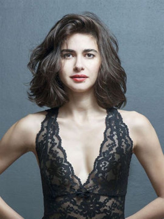 Nesrin Cavadzade; Bakü, Azerbaycan doğumlu Türk oyuncu