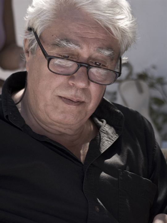 Zeki Ökten; İstanbul, Türkiye doğumlu Türk yönetmen, senarist, yardımcı yönetmen