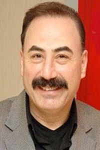 Bahadır Tokmak; İzmit, Kocaeli, Türkiye doğumlu Türk oyuncu