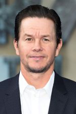 Mark Wahlberg; Boston, Suffolk, Massachusetts, ABD doğumlu Mark Robert Michael Wahlberg olarak da bilinen Amerikalı oyuncu, yapımcı, idari yapımcı