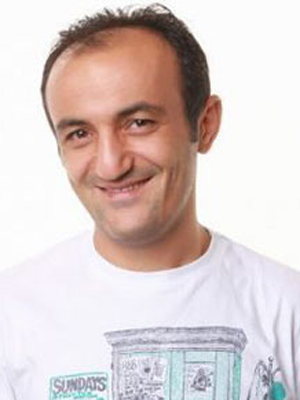 Ersin Korkut; Hakkari, Türkiye doğumlu Türk oyuncu, ışık şefi