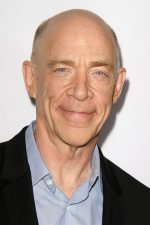 J.K. Simmons; Detroit, Wayne, Michigan, ABD doğumlu Jonathan Kimble Simmons olarak da bilinen Amerikalı oyuncu
