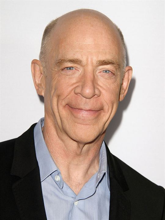 J.K. Simmons; Detroit, Wayne, Michigan, ABD doğumlu Jonathan Kimble Simmons olarak da bilinen Amerikalı oyuncu