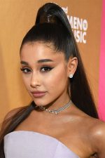 Ariana Grande; Boca Raton, Palm Beach, Florida, ABD doğumlu Ariana Grande-Butera olarak da bilinen Amerikalı şarkıcı, tema müziği sanatçısı oyuncu