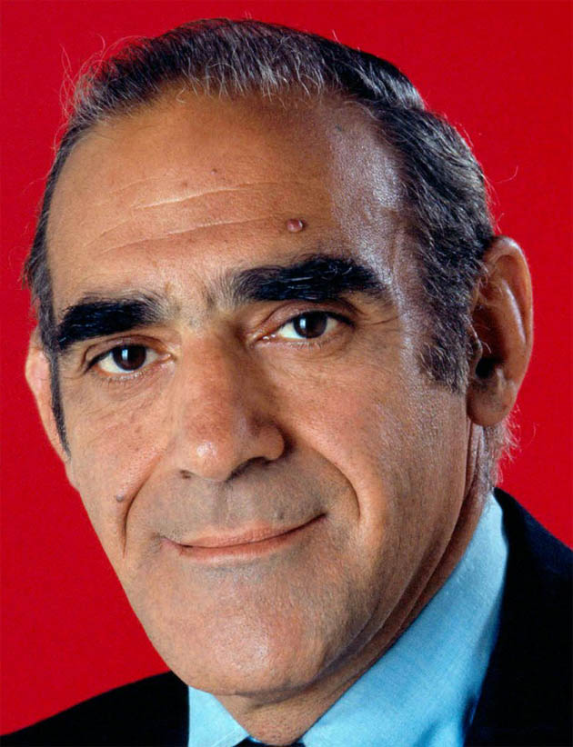 Abe Vigoda; Broklyn, New York City, New York, ABD doğumlu Abraham Charles Vigoda olarak da bilinen Amerikalı oyuncu