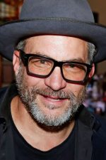 Adam Davidson; Los Angeles, Kaliforniya, ABD doğumlu Adam Rosh Davidson, Dolphin olarak da bilinen Amerikalı oyuncu, yönetmen, 2. birim yönetmeni, idari yapımcı