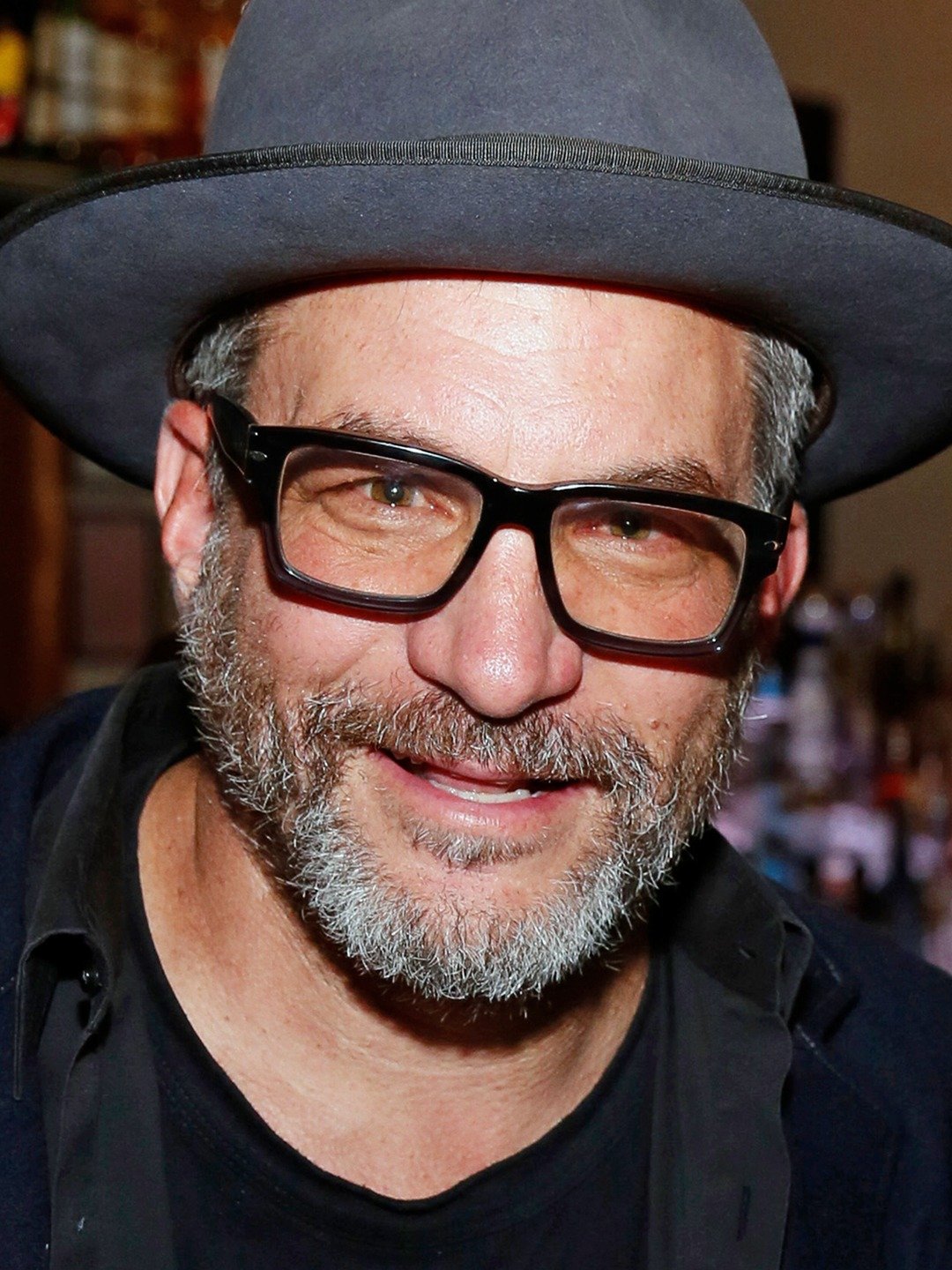 Adam Davidson; Los Angeles, Kaliforniya, ABD doğumlu Adam Rosh Davidson, Dolphin olarak da bilinen Amerikalı oyuncu, yönetmen, 2. birim yönetmeni, idari yapımcı