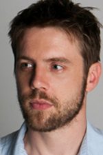 Adam Wingard; Oak Ridge, Tennessee, ABD doğumlu Amerikalı yönetmen, oyuncu, genel yayın yönetmeni, görüntü yönetmeni, senarist, kurgucu