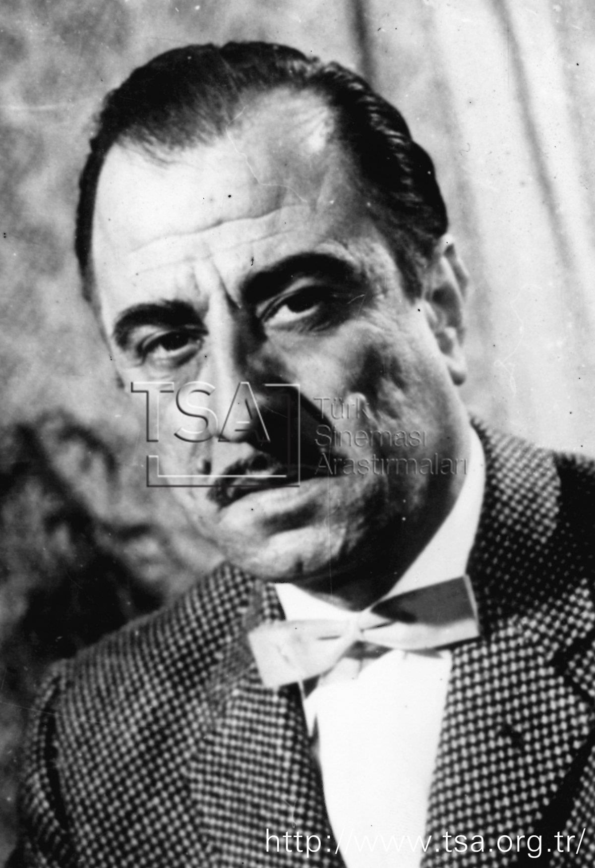 Afif Yesari; İstanbul, Türkiye doğumlu Türk yazar, oyuncu