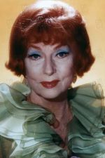 Agnes Moorehead; Clinton, Worcester, Massachusetts, ABD doğumlu Amerikalı oyuncu