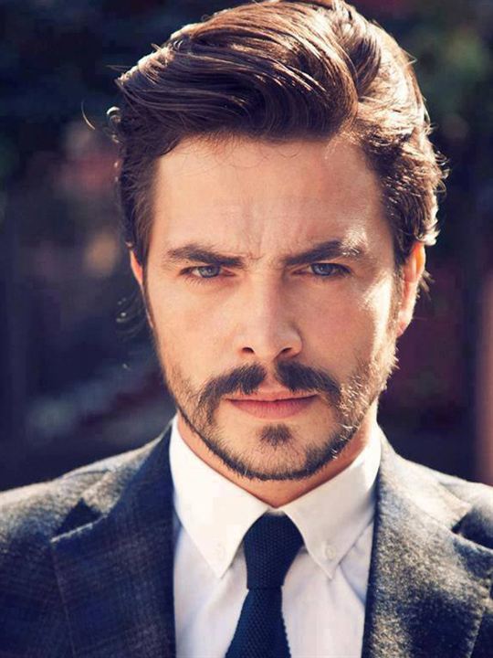 Ahmet Kural; Kütahya, Türkiye doğumlu Türk oyuncu