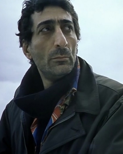 Ahmet Uğurlu; Konya, Türkiye doğumlu Türk oyuncu