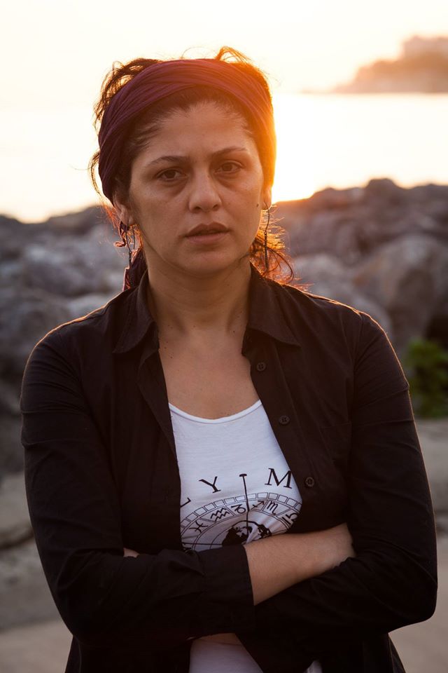 Ahu Öztürk; İstanbul, Türkiye doğumlu Türk senarist, yönetmen, yazar